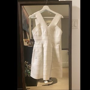 White bandage v neck dress. Great for banquet, cocktail, events, etc.